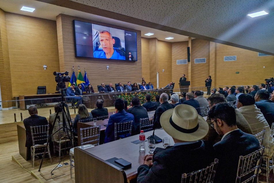 HONRARIA: Chefe do Executivo estadual é agraciado com o Título Honorífico de Cidadão