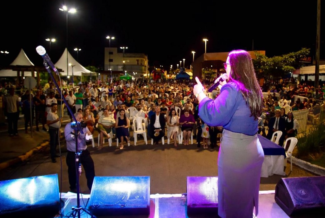ROSANGELA DONADON: Deputada participa de evento comemorativo pelos 44 anos de Colorado do Oeste