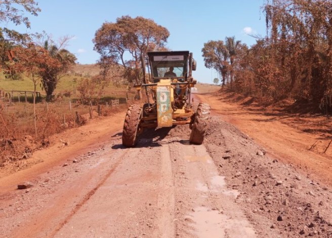 ALTA FLORESTA D'OESTE: Manutenção da RO-383 fortalece segurança, desenvolvimento e acesso