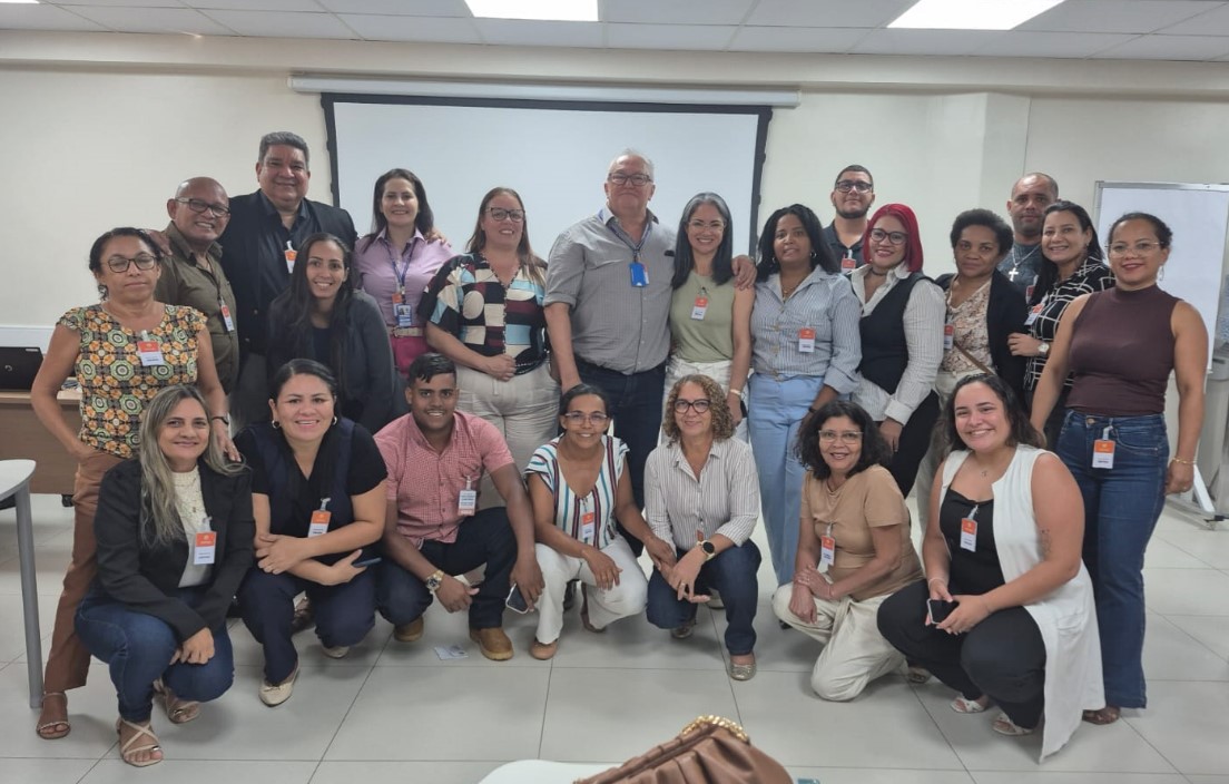 OFICINA: Educadores participam da elaboração do Plano Decenal de Educação