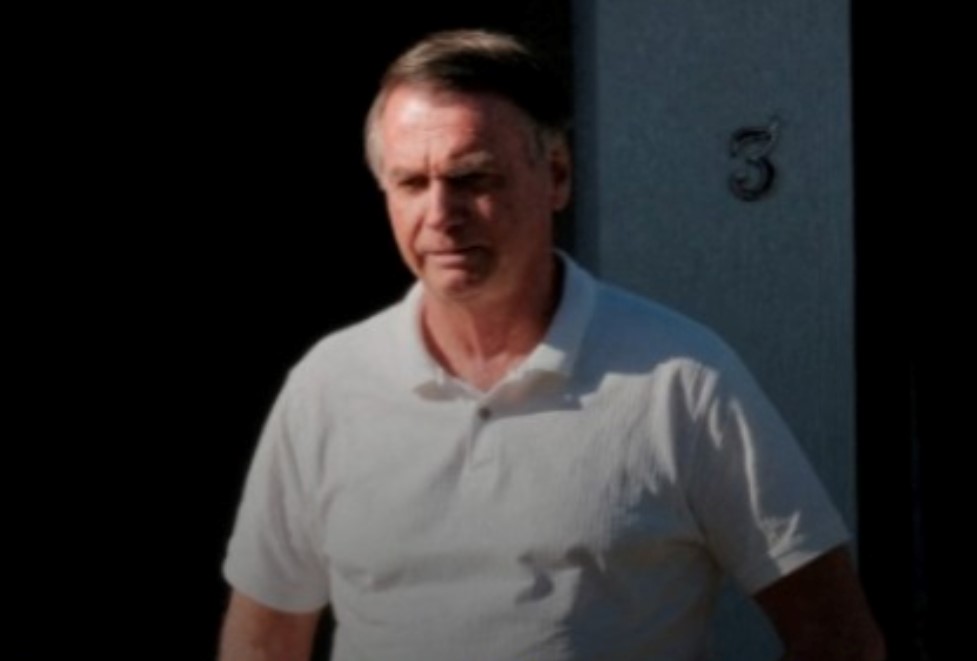 ATESTADO DE PENA: Justiça calcula execução da pena de Bolsonaro até 2052