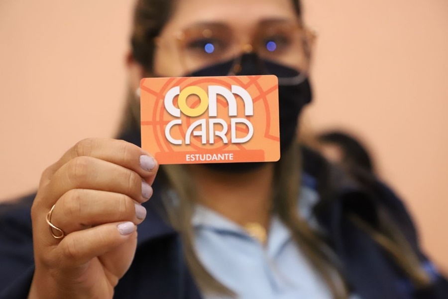 COMCARD: Usuários do transporte coletivo tem desconto usando cartão