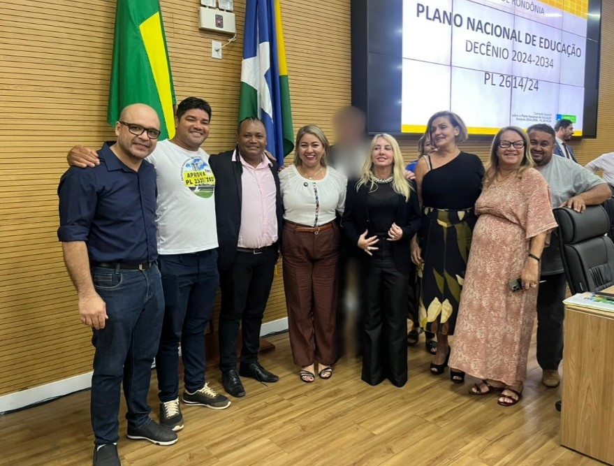 ELLIS REGINA: Vereadora e Sindeprof Debatem PNE em Seminário Estadual