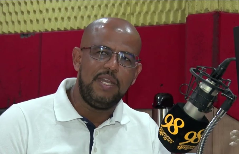 DEVE SER EXONERADO: Pastor comissionado deixa cargo de R$ 11 mil e caminha ao lado de Nikolas