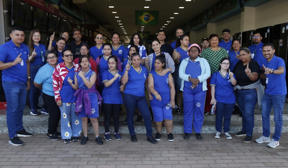 PINTANDO O 7: Alunos da APAE de Porto Velho estão dando show na cidade