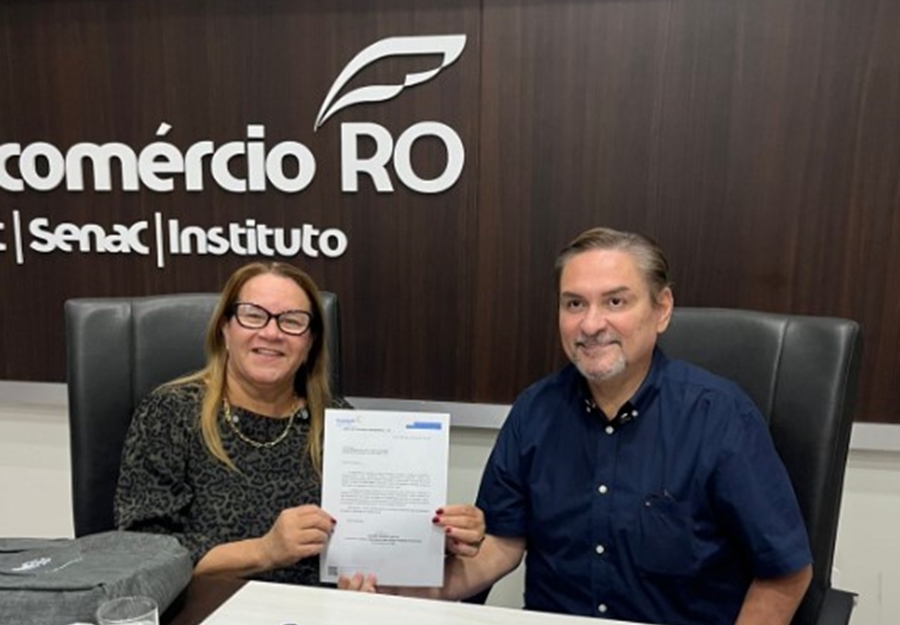 ELLIS REGINA: Vereadora é homenageada pelo presidente da Fecomércio-RO por autoria da Lei do DIA S