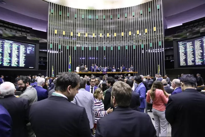 ELEIÇÕES 2026: Janela partidária tem início e marca período de ‘troca-troca’ de deputados