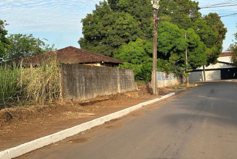 DR. GILBER: Vereador tem pedido de providência atendido e comemora limpeza de ruas