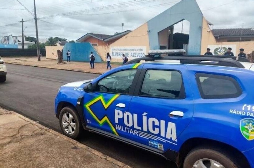 'PAU NO C..': Adolescente xinga PM e diz que pai vai encher cara dele de bala