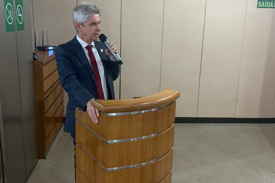 RECONHECIMENTO: Jaime Bagattoli cobra votação de PEC durante evento em Brasília 