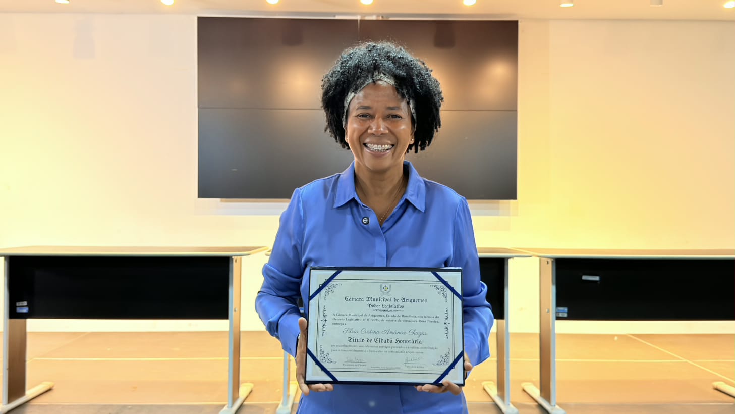 SÍLVIA CRISTINA: Deputada recebe o título de cidadã honorária de Ariquemes   