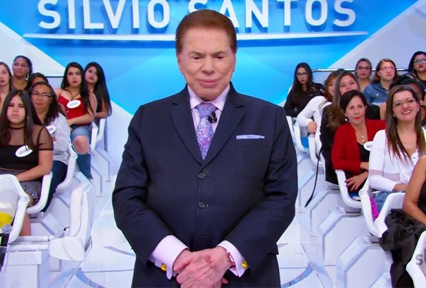 NO AR: Silvio Santos dá bronca em convidados que tentam promover seus perfis da internet