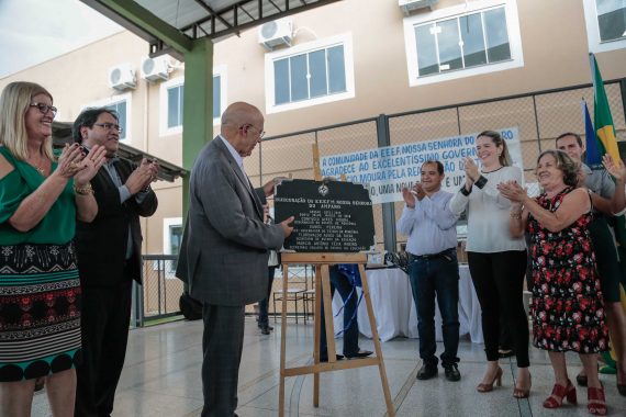 Governo estadual inaugura escola de ensino fundamental no bairro Agenor de Carvalho