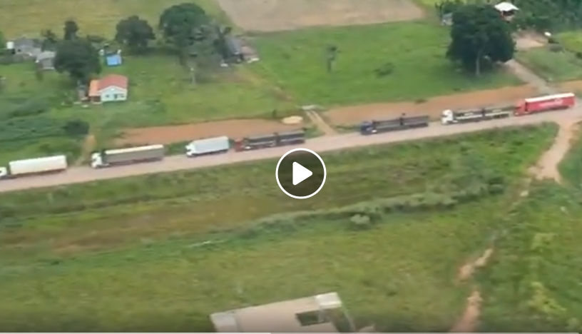 IMAGENS AÉREAS: Fila de caminhões está enorme no terceiro dia de bloqueio da BR-364