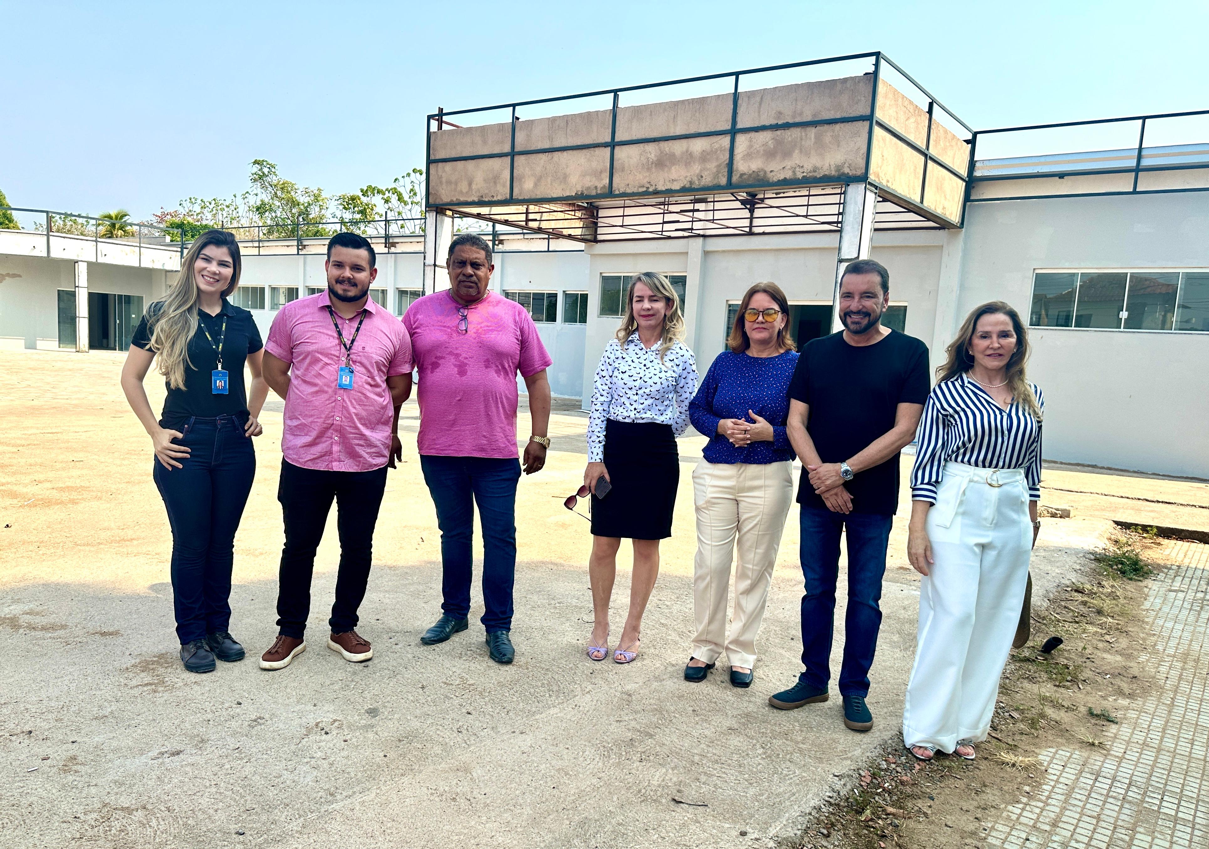 REVITALIZAÇÃO: Hildon Chaves visita obras de Policlínica e da USF Manoel Amorim de Matos