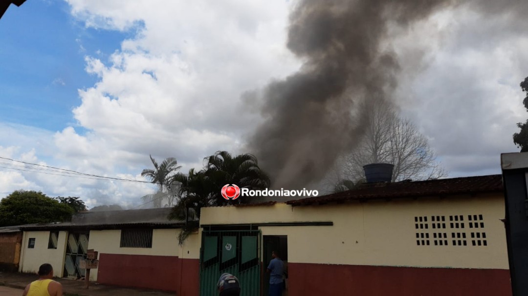 FOGO: Incêndio de grandes proporções em residência na zona Sul de Porto Velho