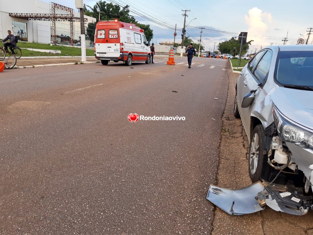 ATROPELAMENTO: Ciclista fica gravemente ferida ao ser atingida por carro na frente do comando da PM