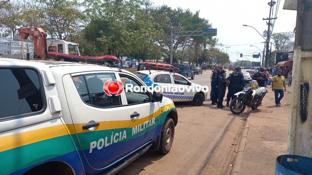 DUAS FACADAS: Jovem é preso após tentar matar o irmão na frente da avó 