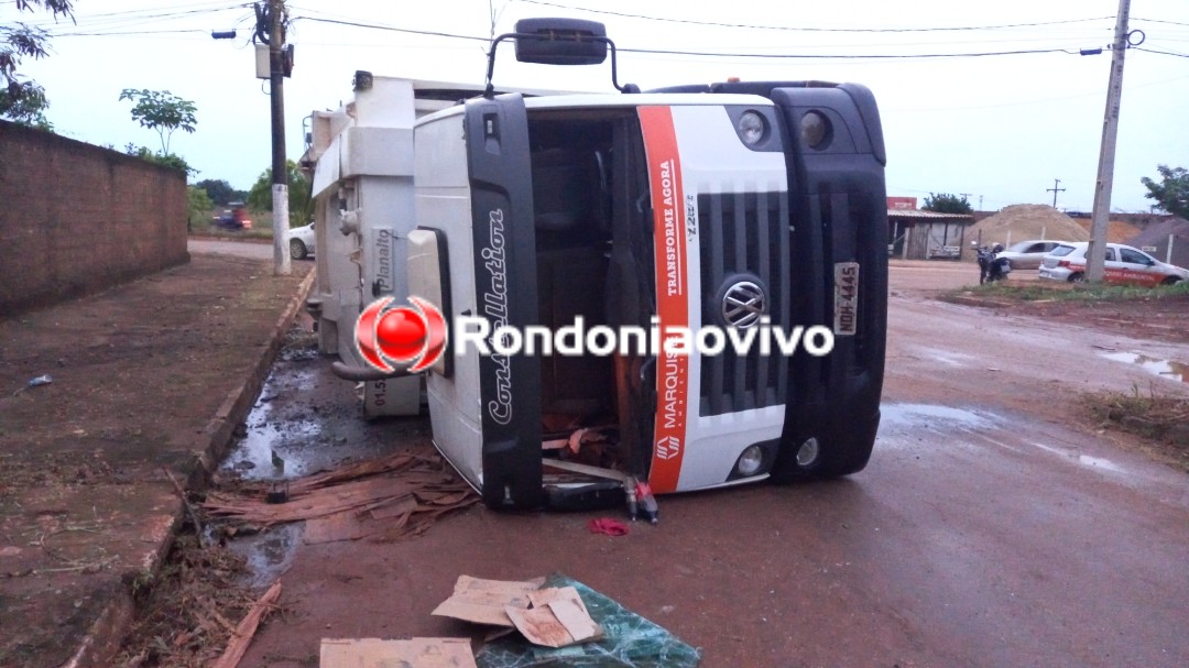 URGENTE - AO VIVO: Caminhão da coleta de lixo tomba com três trabalhadores próximo ao Cemetron