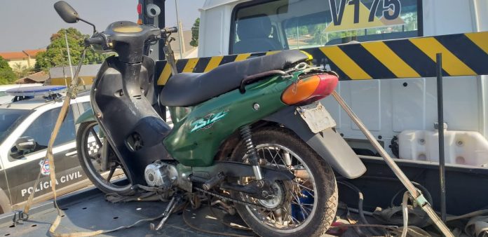 CONFUSÃO: Casal é preso ao pegar de volta motocicleta apreendida: “a moto é nossa!”