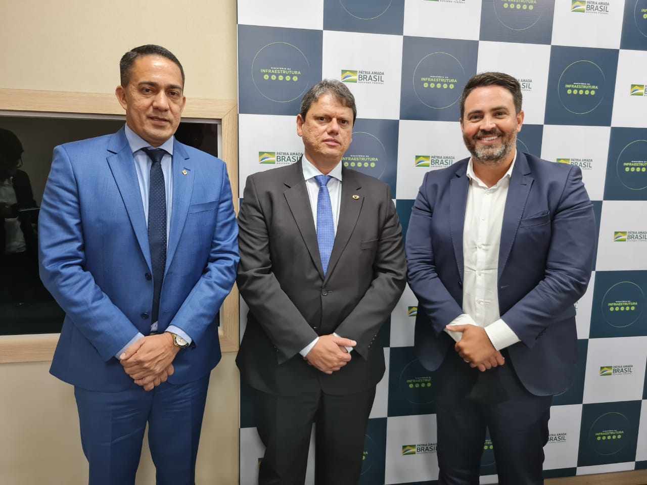 EM BRASÍLIA: Deputado Eyder Brasil se reúne com ministro da Infraestrutura, Tarcísio Freitas