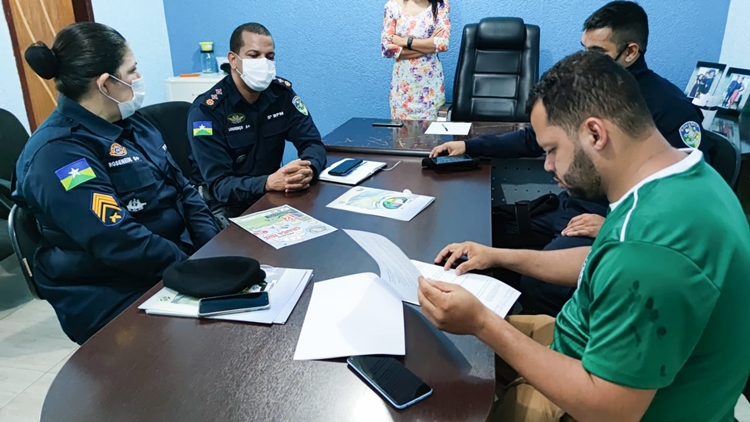 SEGURANÇA PÚBLICA: Vereador Edevaldo Neves firma apoio com 5º BPM para evento do dia das crianças