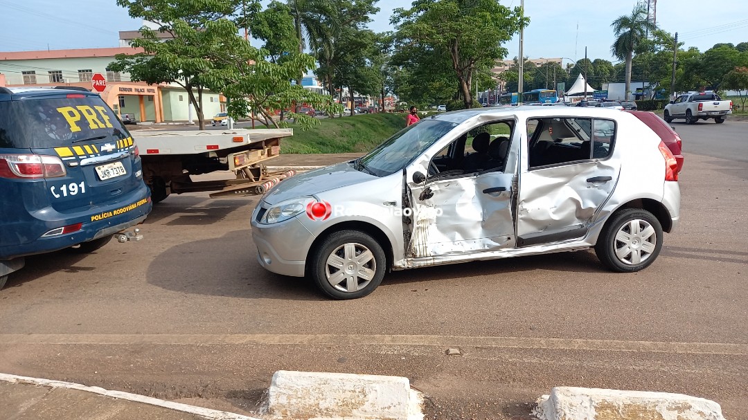 VÍDEO: Batida entre carro e moto deixa homem em estado grave