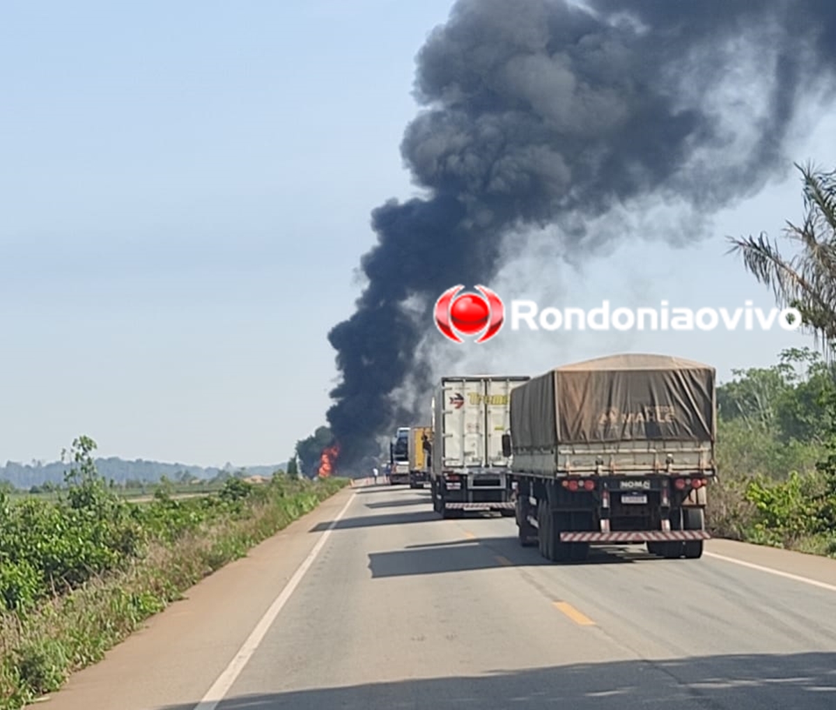 INCÊNDIO: Carreta-tanque pega fogo na BR-364 próximo a Itapuã do Oeste