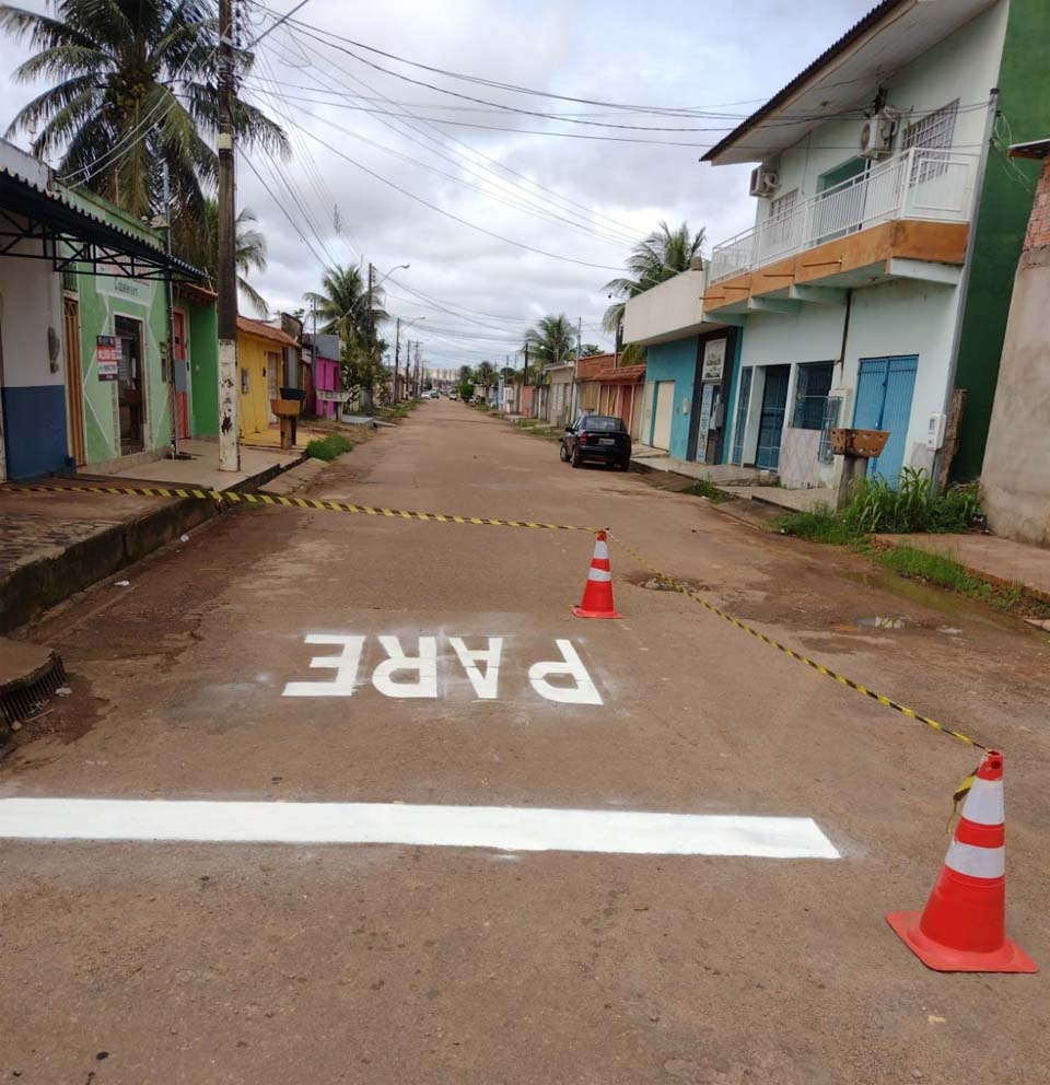 EDWILSON NEGREIROS: Prefeitura atende pedido e instala sinalização em 15 ruas do Aponiã