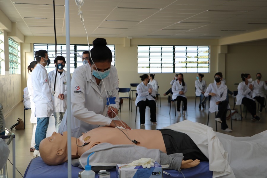 REGRAS: Governo revoga novas regras para criar cursos de Medicina e reavalia critérios