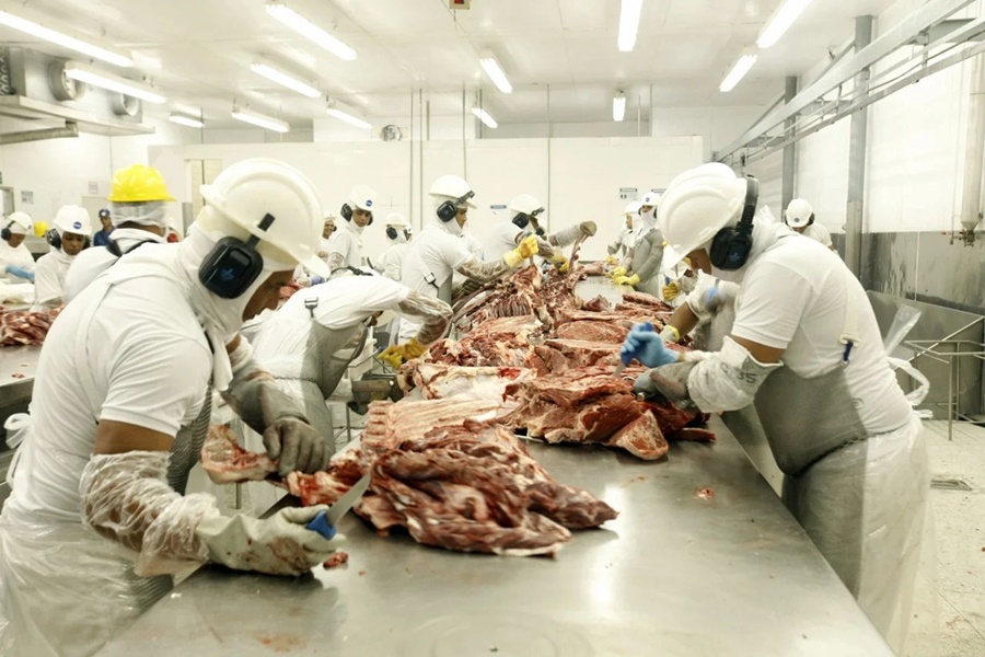 CARNE: Governo anuncia derrubada de suspensões para a China