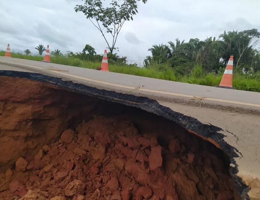 BR-364: Rodovia entre RO e AC continua interditada e sem previsão de liberação