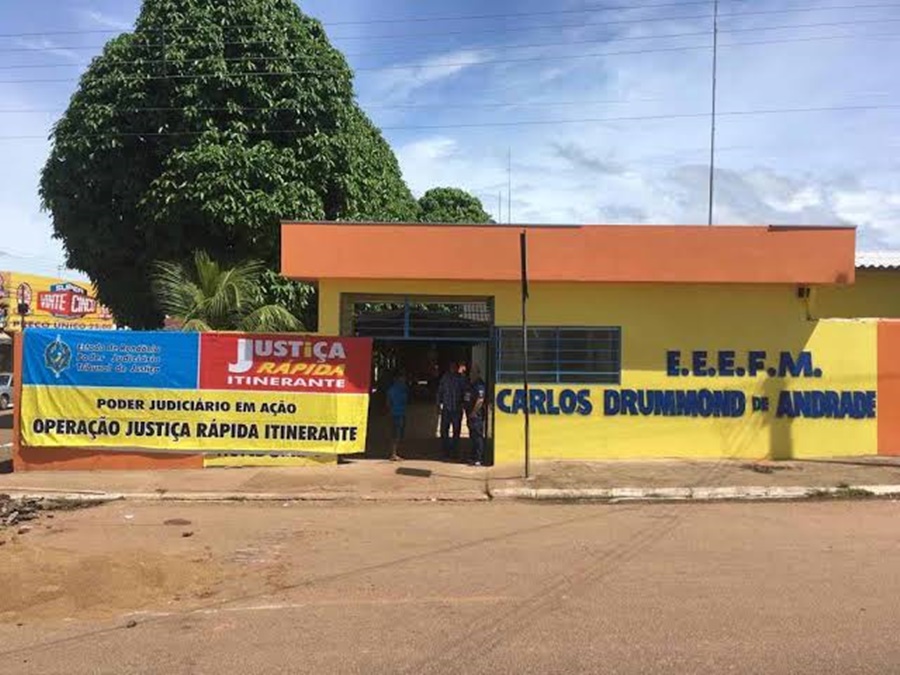 CONFUSÃO: Adolescente vai separar briga e é atacado no abdômen por estudante 