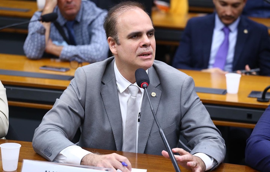 ALAN QUEIROZ: Deputado participa de audiência para discutir construção de ponte Binacional