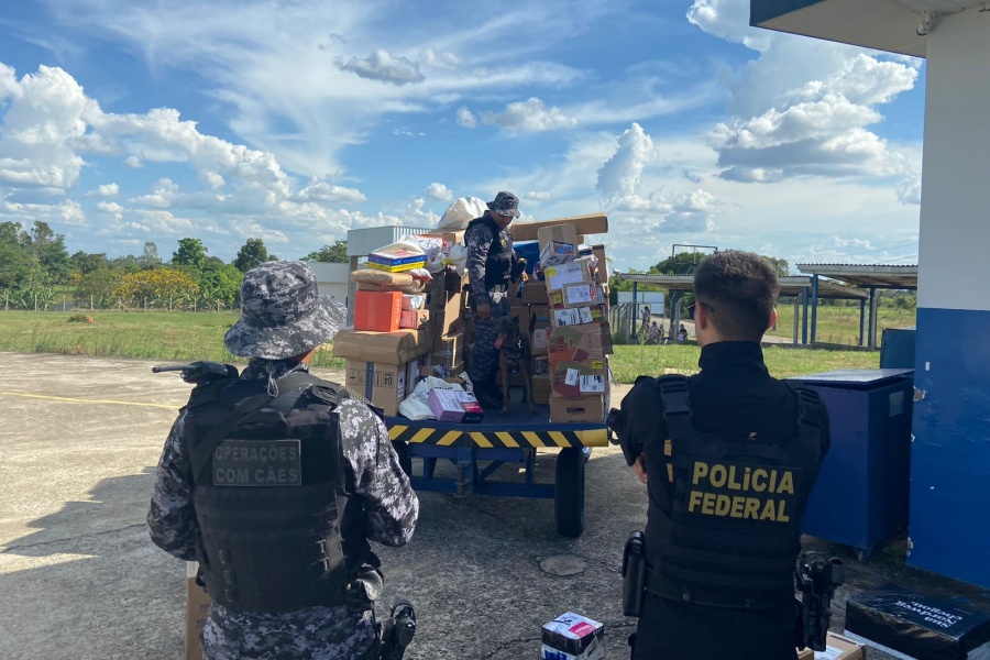 EM RONDÔNIA: PF realiza abordagens no aeroporto para combater o tráfico e prende foragido