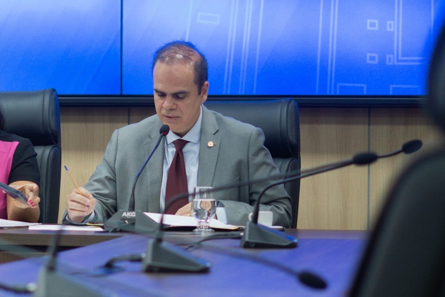 ALAN QUEIROZ: Deputado indica a implementação de sinalização e placas indicativas em RO