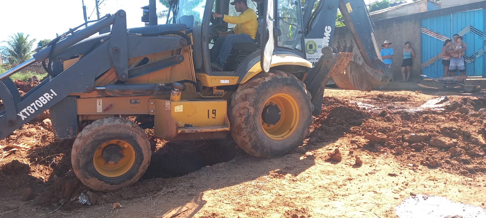 EDWILSON NEGREIROS: Prefeitura abre frentes de serviço de infraestrutura no Bairro Nova Esperança