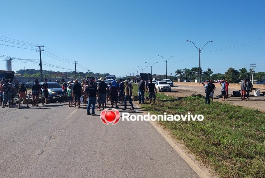 URGENTE: Moradores protestam e fecham a BR-364