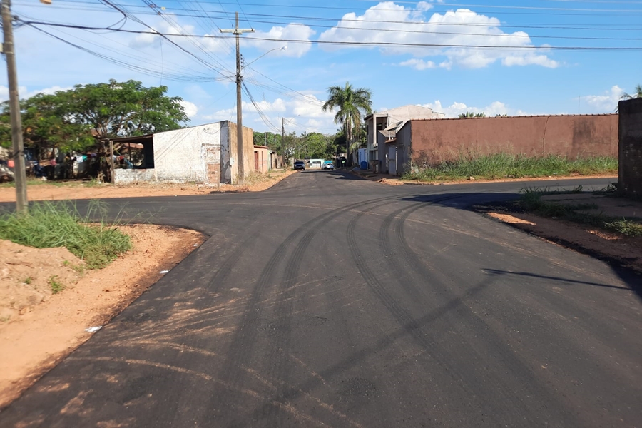 MELHORIAS: Vereador Júnior Queiroz consegue asfaltamento para Bairro Nova Esperança