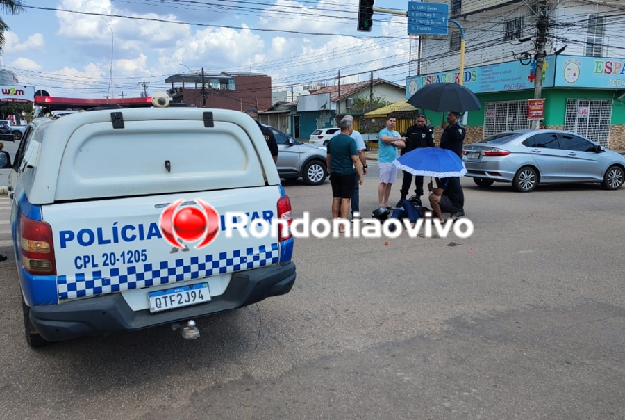 VÍDEO: Mulher em moto fica ferida após batida contra carro na 'Duque'