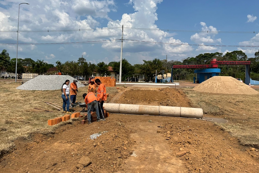 TAISSA SOUSA: DNIT Inicia obra de calçamento em Guajará-Mirim após solicitação de deputada