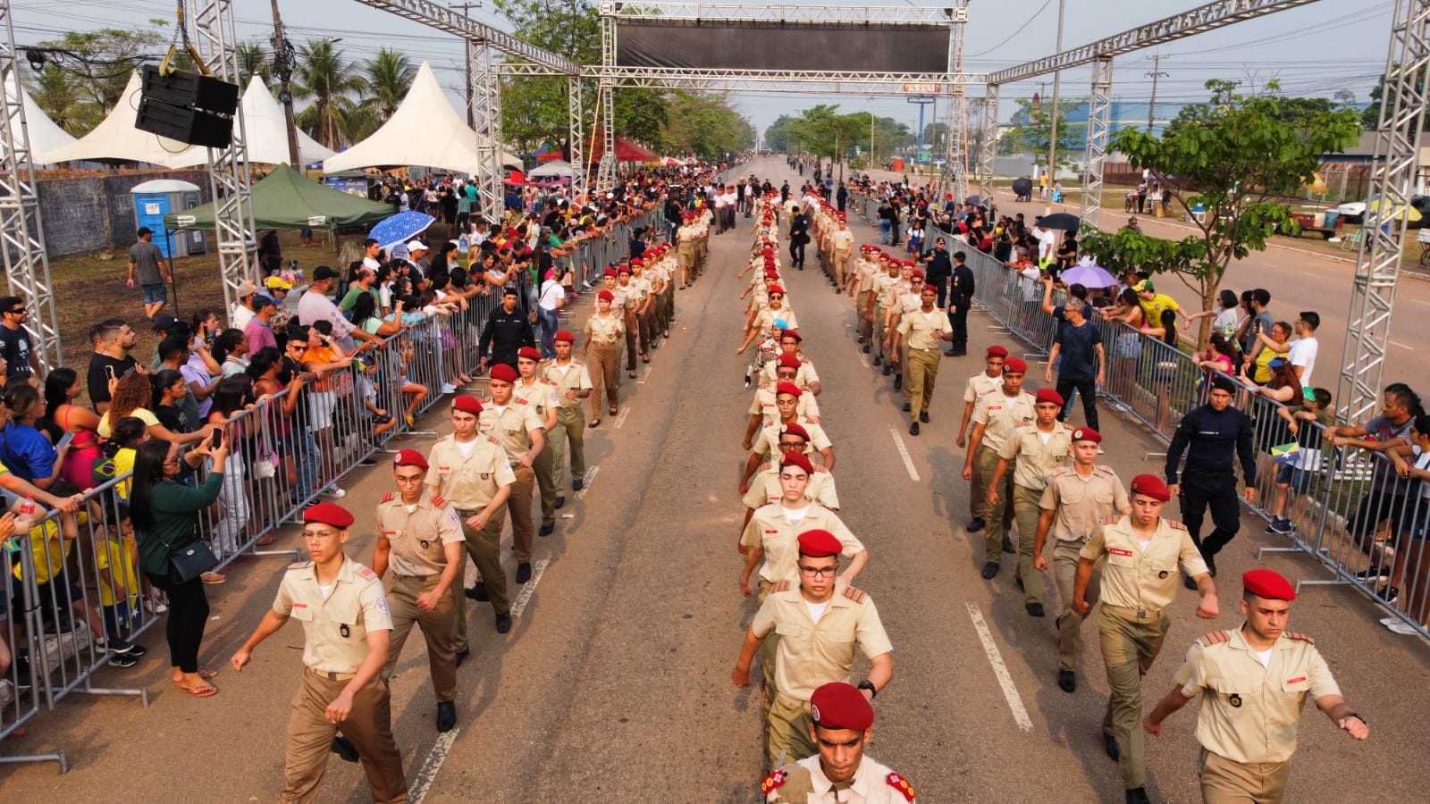 7 DE SETEMBRO - Confira desfile civico das escolas em Porto Velho