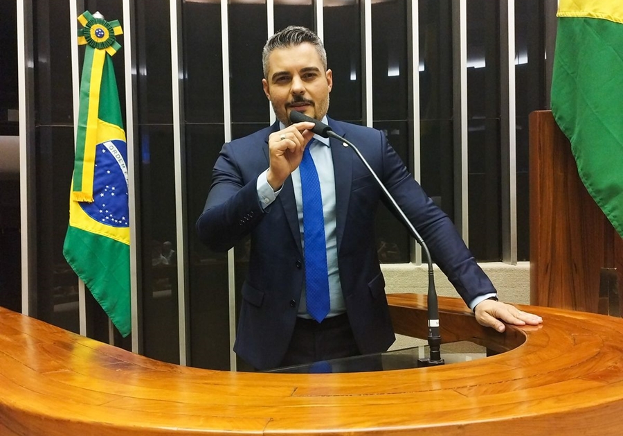 THIAGO FLORES: Deputado assina requerimento de urgência para votação do Estatuto do Nascituro