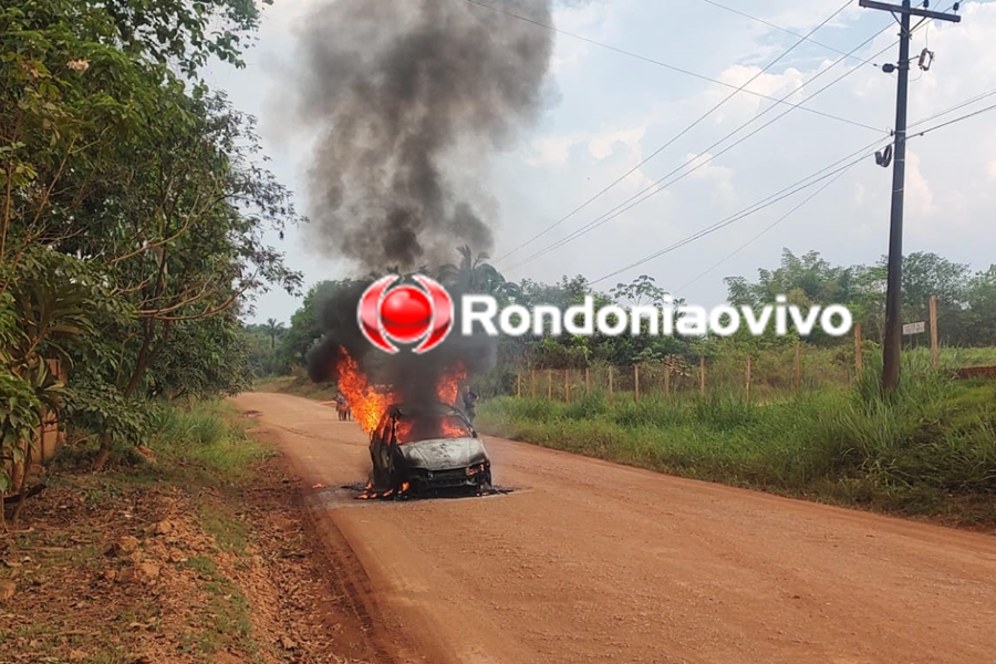 VÍDEO: Carro é destruído por incêndio na Estrada dos Japoneses