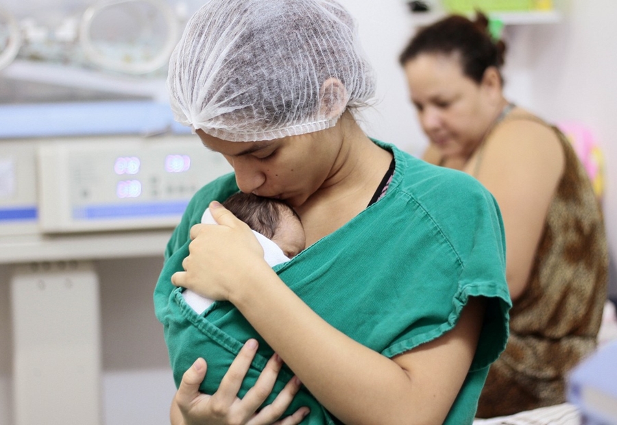 ALAN QUEIROZ: Deputado manifesta preocupação com saúde mental e bucal de mães e gestantes