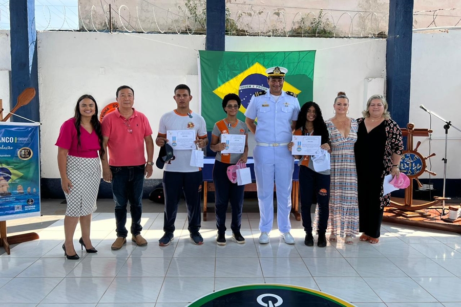 GUAJARÁ-MIRIM: Deputada participa da premiação do concurso de redação 'Cisne Branco'