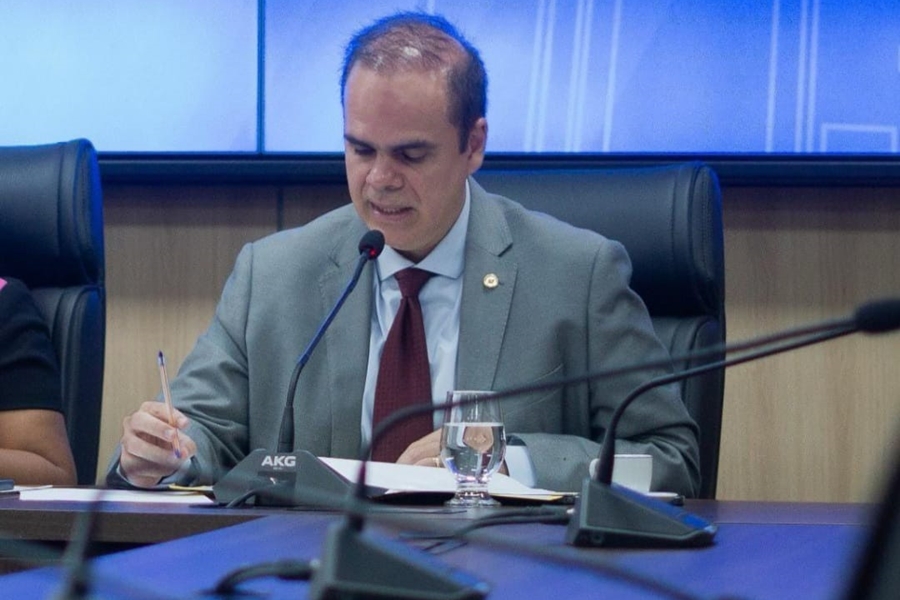 ALAN QUEIROZ: Deputado apresenta diversos PL para aprimorar setores essenciais