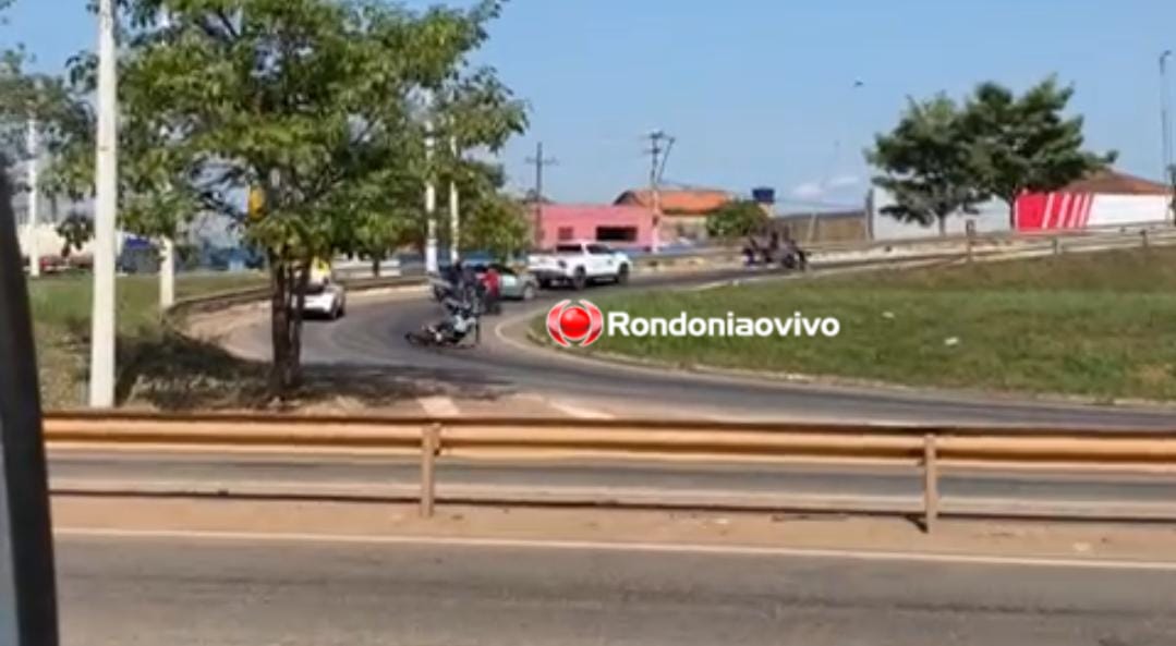 VÍDEO: Óleo na pista causa acidente com motociclistas no viaduto em Porto Velho 