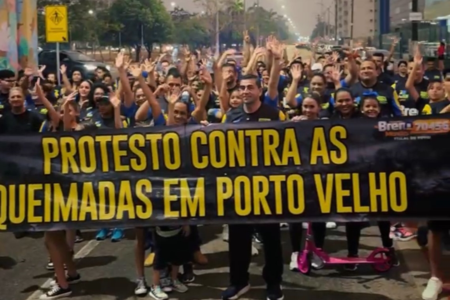 BRENO MENDES: Caminhada pela Vida de candidato faz protesto contra queimadas em PVH