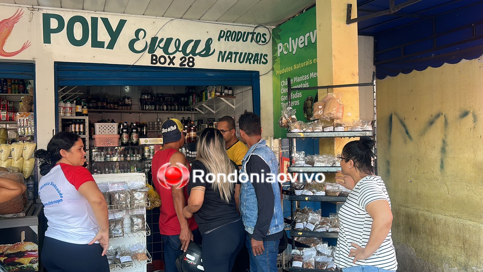 ASSISTA: Comerciante é assassinado a tiros no Mercado do KM01